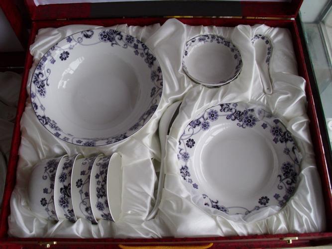 山东陶瓷厂家专业生产销售 优质高档骨瓷餐具 礼品餐具套装